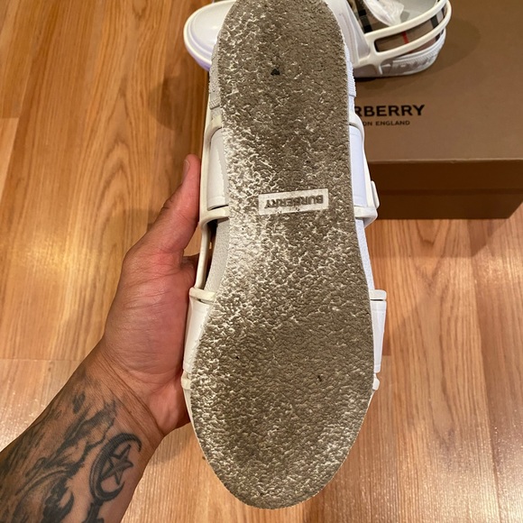 WOMENS US SIZE 6 WOMENS BURBERRY LCSL SHOE - Picture 9 of 10